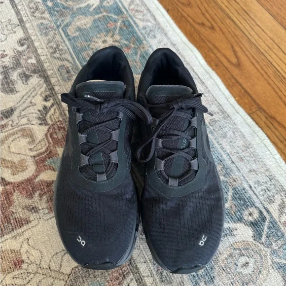 On Running Black Athletic Shoes Women’s - Picture 2 of 10